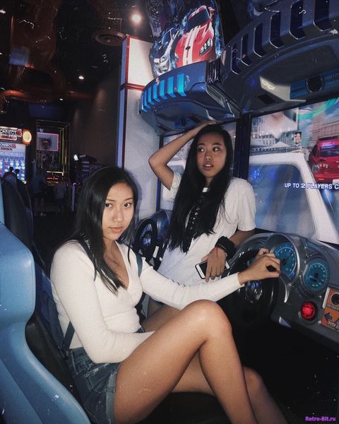 Arcade girls
